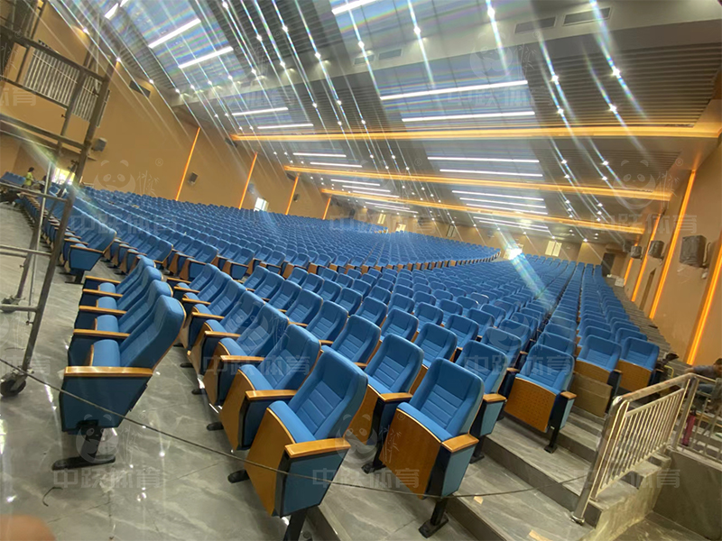 ZYCG-RB-660豪华软包座椅 (2)+熊猫logo.jpg